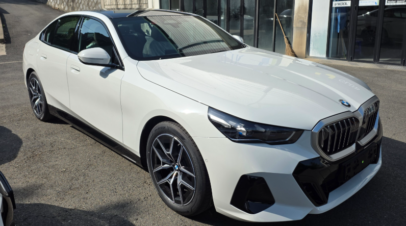 BMW 5시리즈 리스, 수리 걱정 덜고 새 차로 바꾼 후기