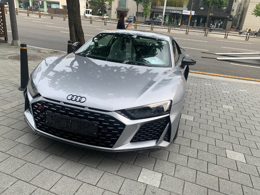 아우디 R8 리스, 오랫동안 꿈꾸던 드림카를 출고했습니다