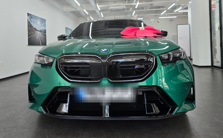 BMW M5 장기렌트 김팀장님 덕분에 만족스럽게 출고했습니다