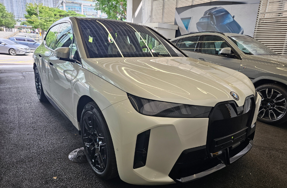 BMW ix 리스 후기, 아버지의 오래된 카메라를 찾으러 간 날