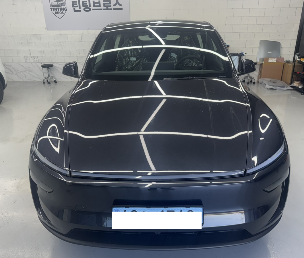 모델Y 스텔스그레이 리스, 촬영 장비를 싣고 다니는 제게 딱 맞았어요